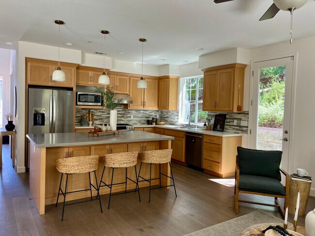 Foto del edificio - 1200 Stonecrest Ln