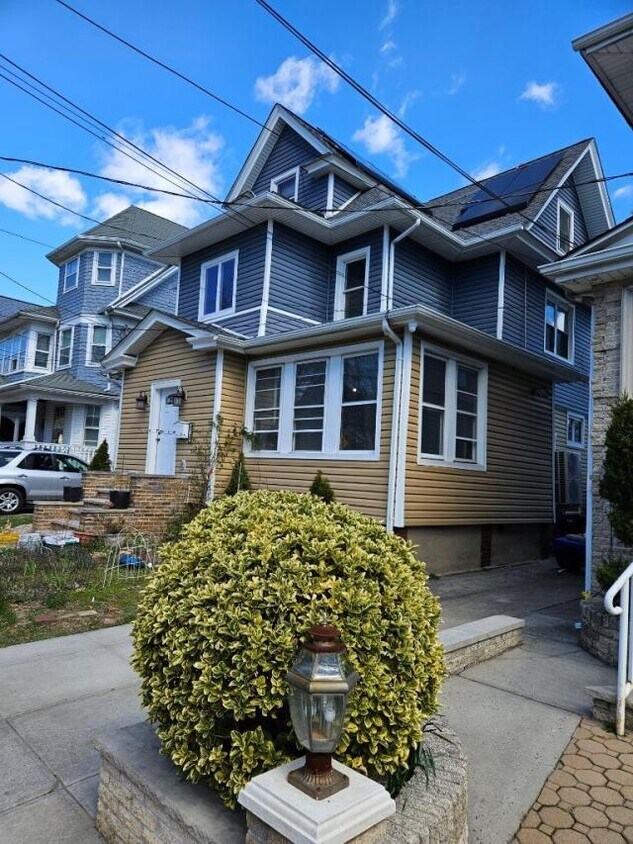 Primary Photo - 2 bedroom in WOODHAVEN NY 11421