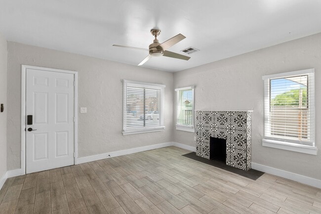 Building Photo - 13th & Taylor