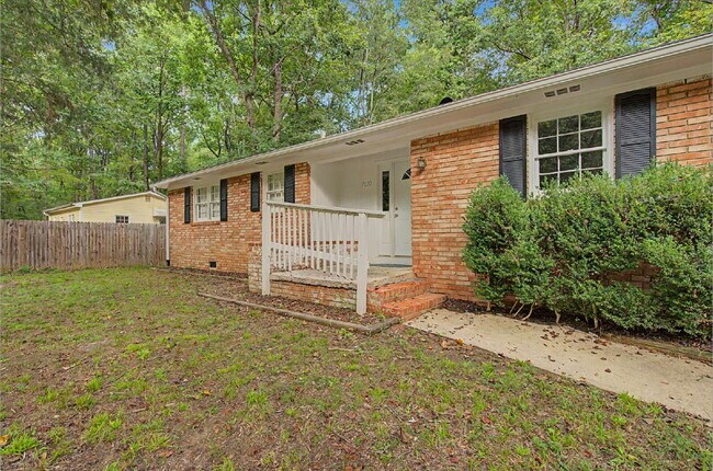 Foto del edificio - Ranch Home on Private lot in Chapel Hill
