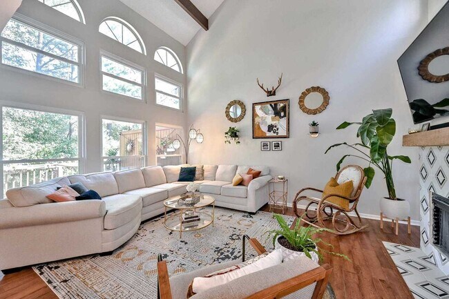 Foto del edificio - 2252 Goodwood Blvd