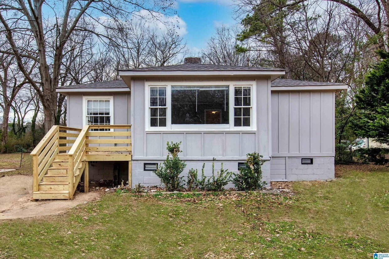 Primary Photo - 816 Meadowbrook Dr