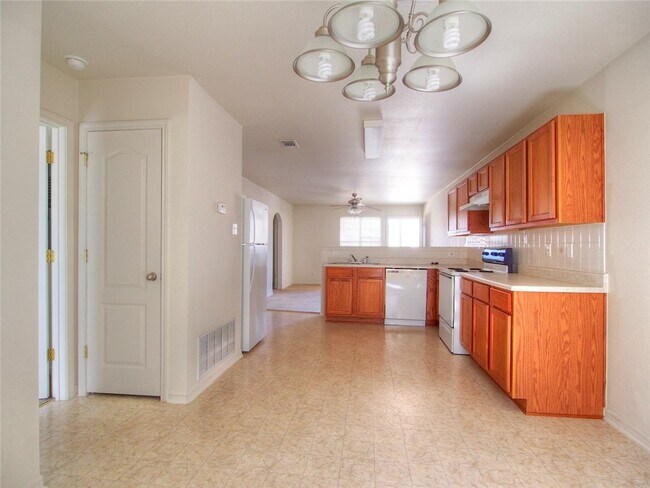 Foto del edificio - 419 Brittney Way