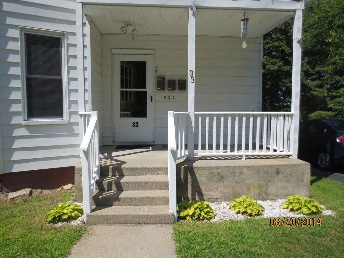 front entrance - 33 Boyd St