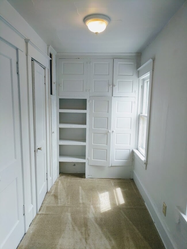 Building Photo - 227 Boileau Pl