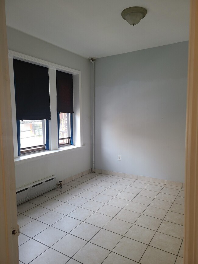 Building Photo - 6314 Park Ave