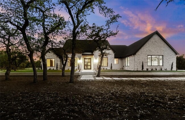 Building Photo - 208 Stonegate Ln