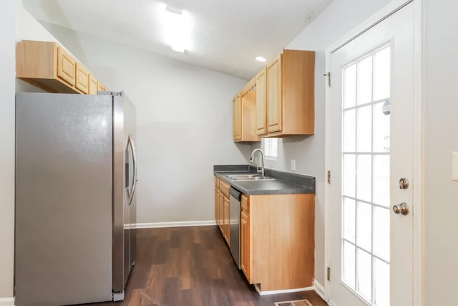 Building Photo - 140 Wayne Ave