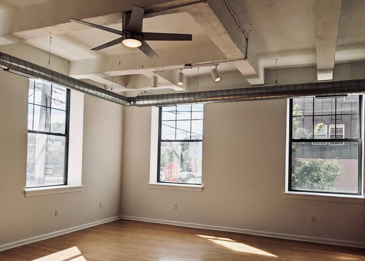 Foto principal - 1639 Poplar St