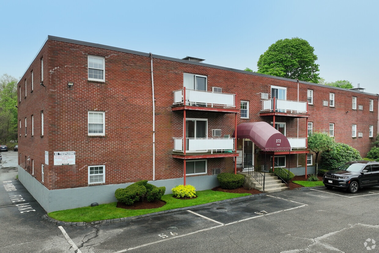 Primary Photo - Brook Bend II Condos