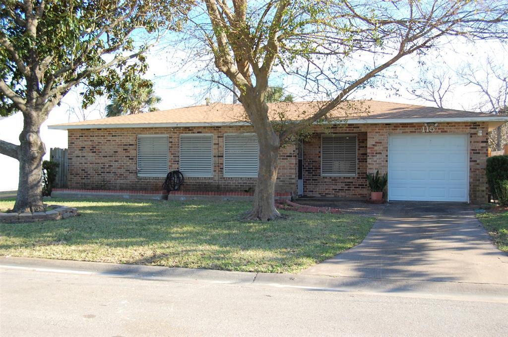 Primary Photo - 115 Barracuda Ave