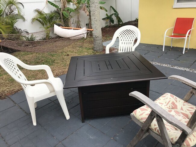 Building Photo - Gorgeous Weekly Vacation Rental Cape Canav...