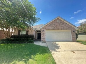 Building Photo - 126 Riverbrooke Dr