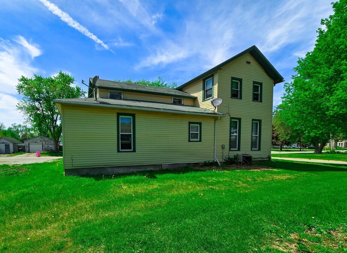 Foto principal - Charming 5 Bedroom Home in Aledo with Mode...