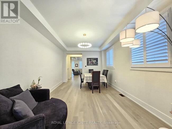 Photo du bâtiment - 48 Duxbury Rd