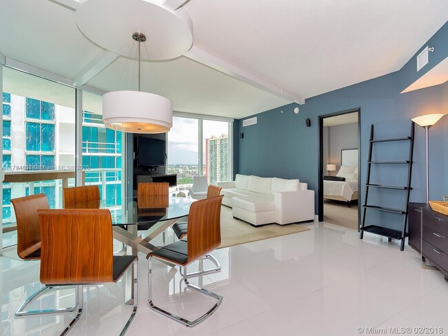 Foto del edificio - 250 Sunny Isles Blvd