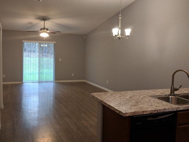 Building Photo - 9248 N Mendoza Way