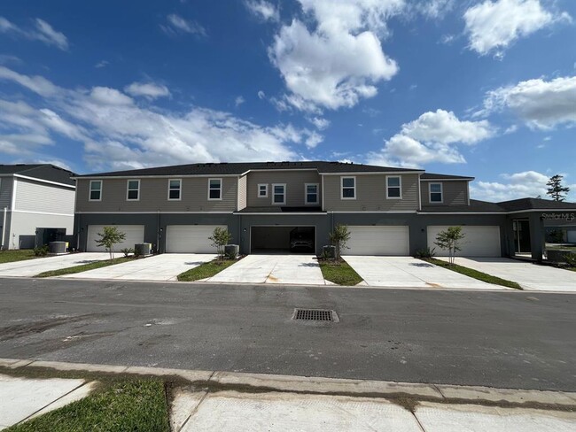 Foto del edificio - 9815 Walkway Dr