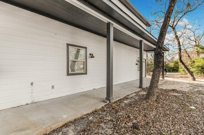 Building Photo - 3933 John Sharp Pkwy