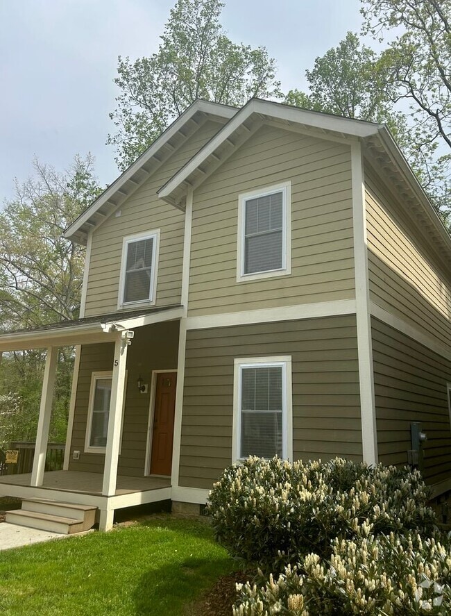 Building Photo - 129 Aurora Dr
