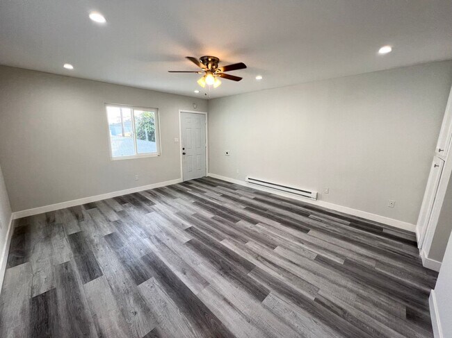 Foto del edificio - 4225 W 120th St