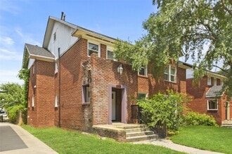 Building Photo - 420 W Clay St