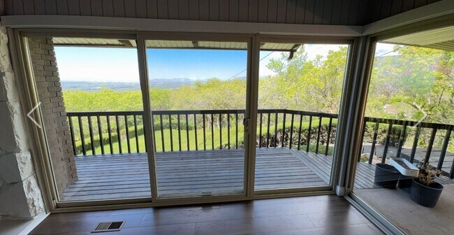 Foto del edificio - Large home with spectacular Salt Lake City views