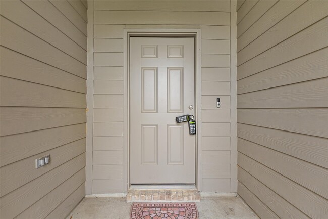 Building Photo - 21143 Waze Lewis Dr