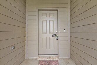 Building Photo - 21143 Waze Lewis Dr