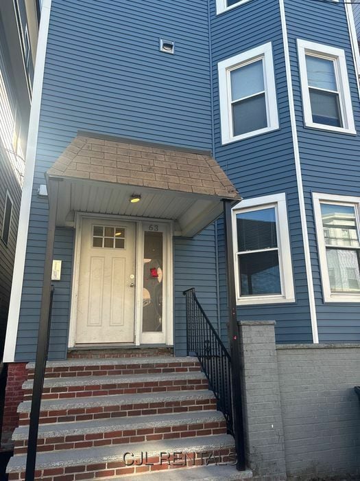 Building Photo - 63 Falcon St