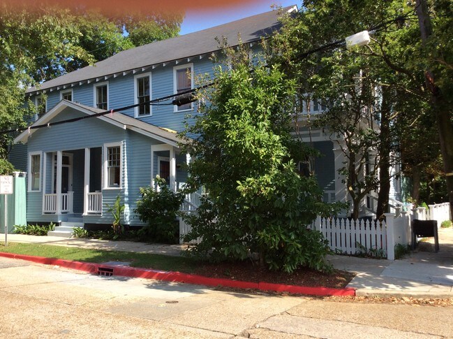 Building Photo - 504 Spanish Town Rd