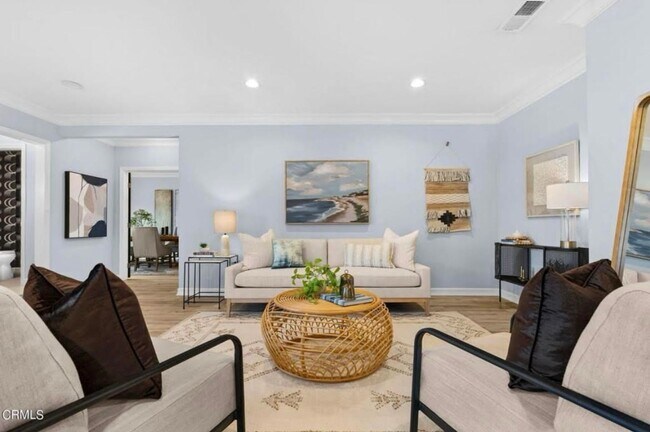 Foto del edificio - Spacious Sherman Oaks Gem with Pool, Flex ...