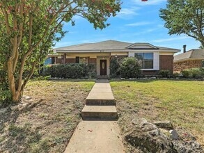Building Photo - 211 Carnation Dr