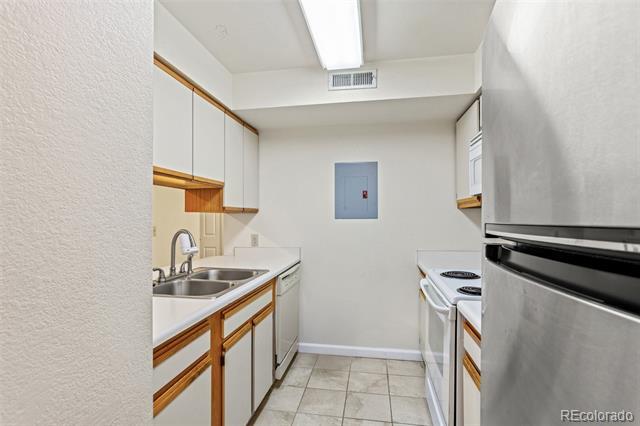 Foto del edificio - 6435 S Dayton St