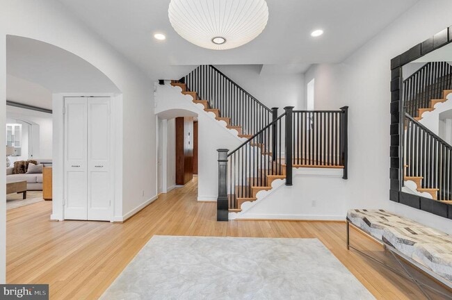 Building Photo - 2950 Macomb St NW