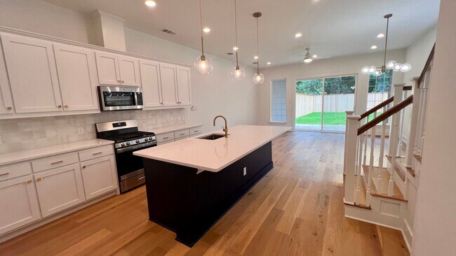 OPEN CONCEPT SPACE - 5316 East Side Ave