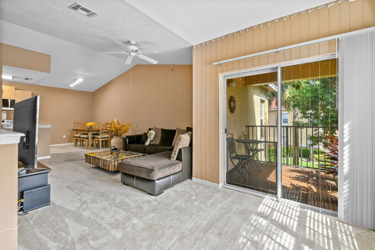 Foto principal - 10354 Fox Trail Rd S