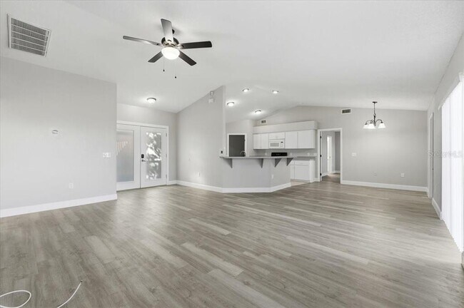 Foto del edificio - 985 Highland Crest Cir