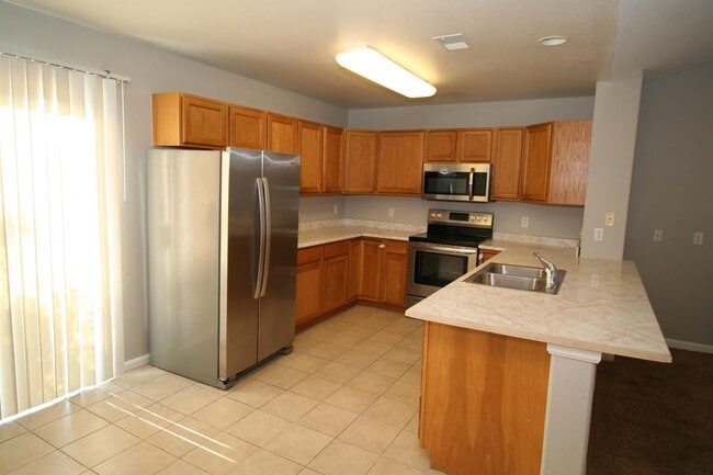 Photo - 18052 Becket Dr House