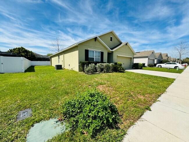 Building Photo - INCREDIBLE 4 Bedroom, 2 Bathroom Home in B...