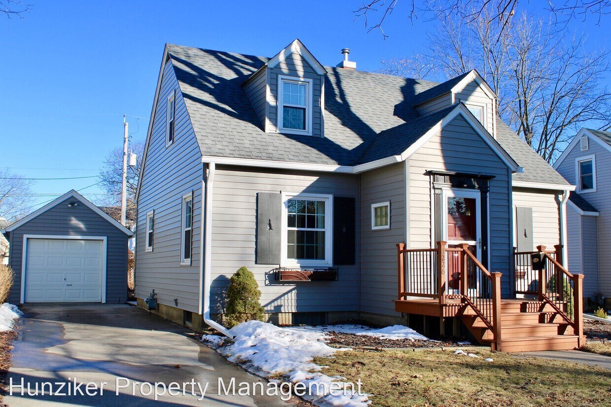 3 br, 1.5 bath House 1226 Roosevelt House Rental in Ames, IA