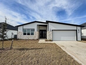 Building Photo - 340 Lucy Rd