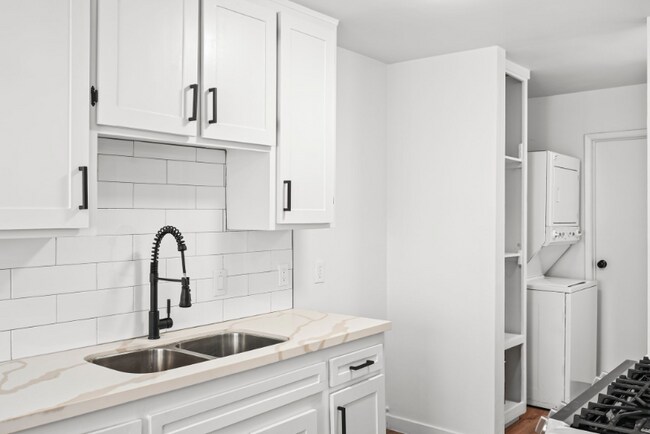 Foto del edificio - 5549 Fulcher Ave