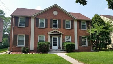 Building Photo - 4833 N Mohawk Ave