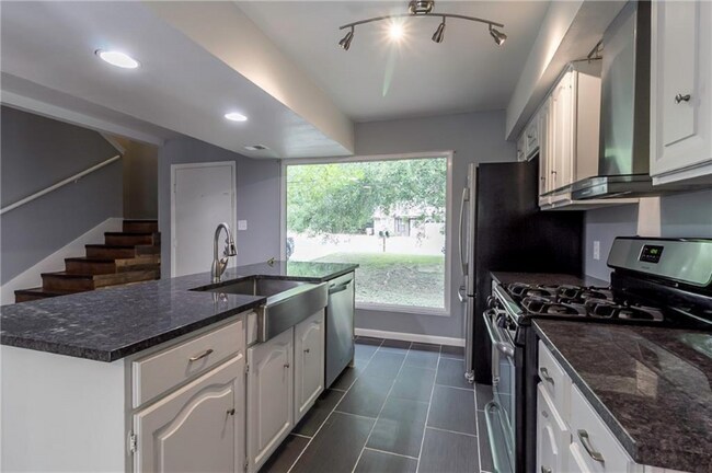 Foto del edificio - 3901 Knollwood Dr