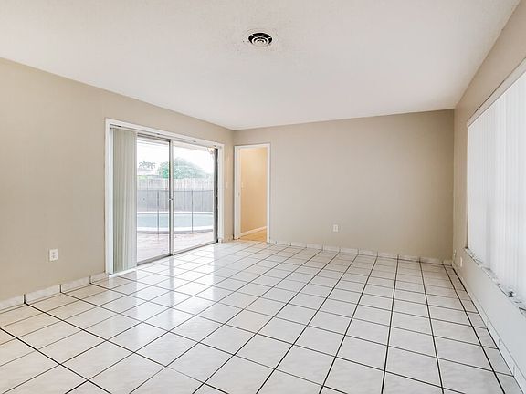 Foto del edificio - 7301 Tropicana St