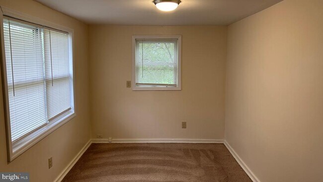 Foto del edificio - 17528 Ward Ave