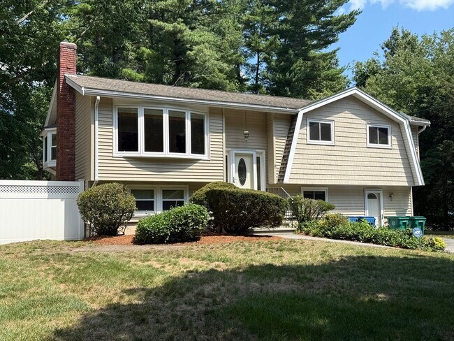 Building Photo - 9 Brookdale Cir