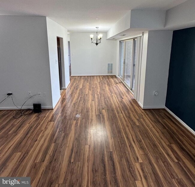 Building Photo - 1600 Renate Dr