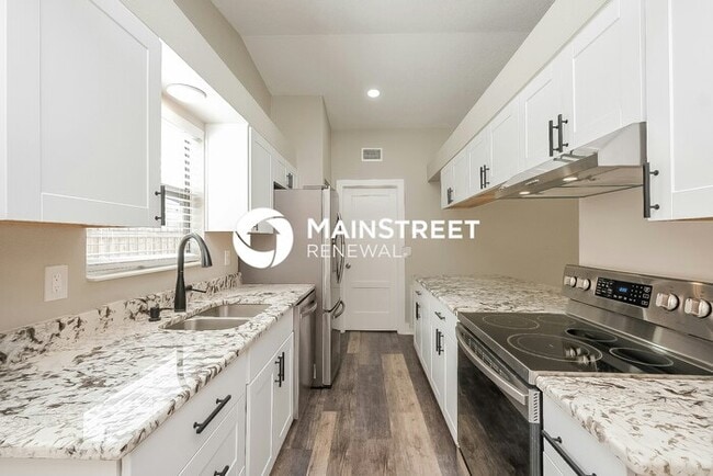 Building Photo - 3 Bedroom Pet-Friendly Home in TAMPA, FL w...